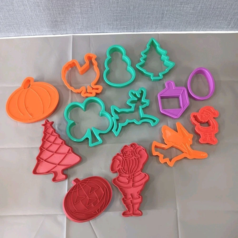 13 Pc Holiday Cookie Cutter Set Halloween Christmas Sandwich‎ Bento Shapes